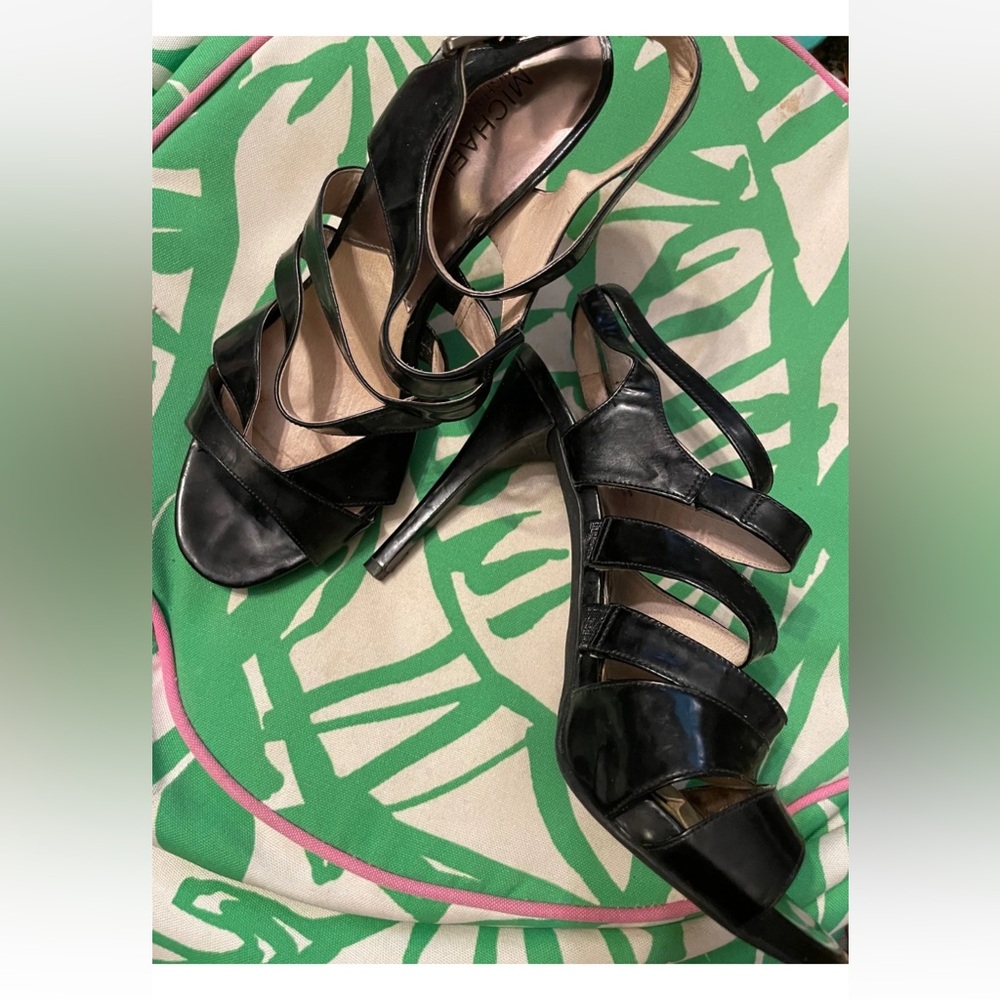 $150 Preowned MICHAEL MICHAEL KORS BLACK PATENT LEATHER STRAPPY HIGH HEELS